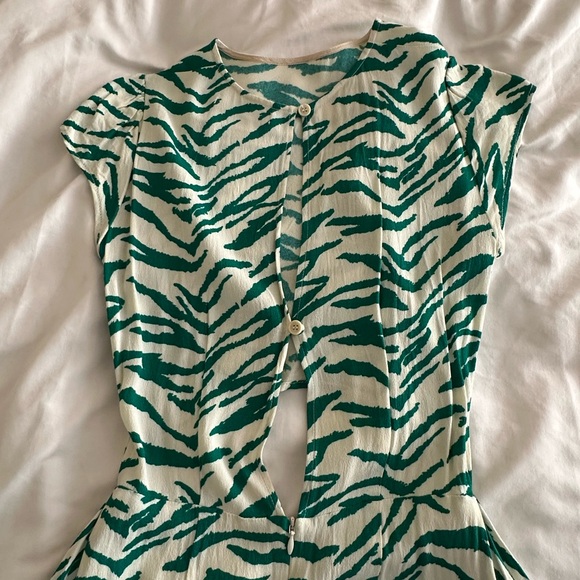 Reformation Green Zebra Dress Size 2 - Picture 5 of 7